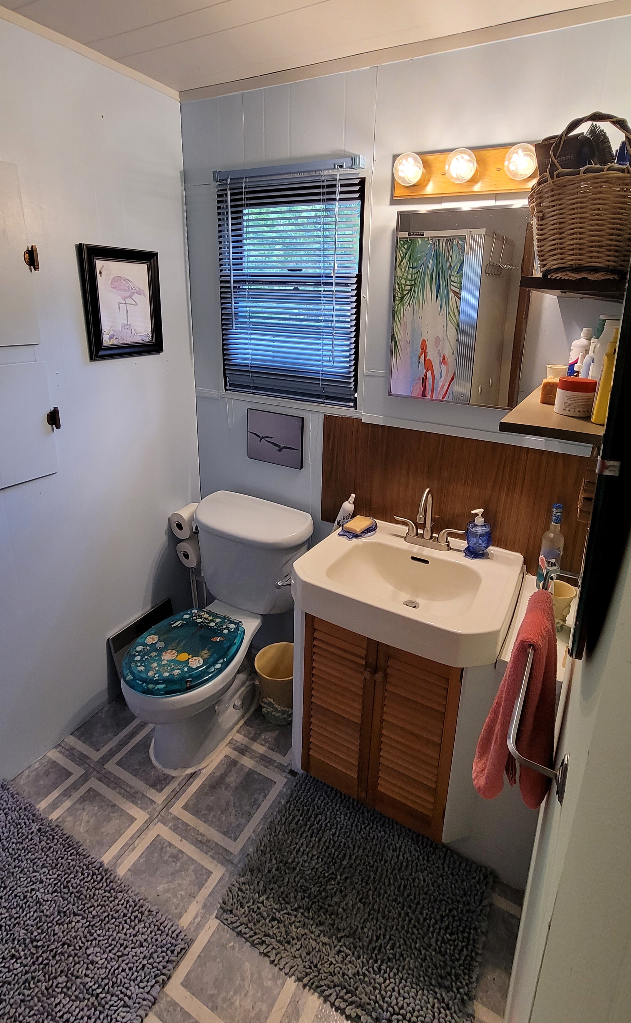 Room Bathroom 1
